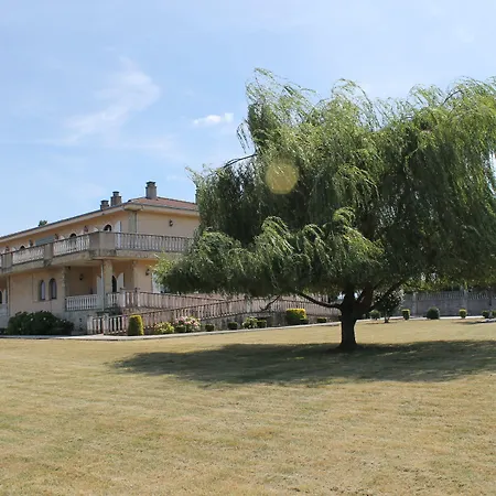 Reyes Astures מלון Fresneda (Asturias)