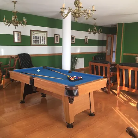 מלון Reyes Astures 2*